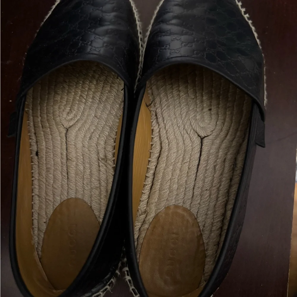 Gucci Black Espadrilles with Smooth Finish - Picture 3 of 3